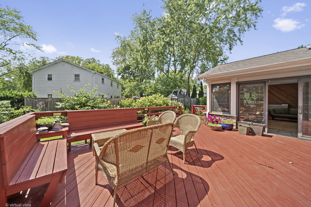 902 North Rohlwing Road Palatine, IL 60074 - Photo 15 of 20