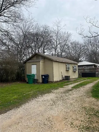 a house that has a backyard