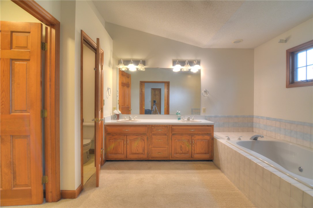 1160 Meadowview Drive Decatur, IL 62526 - Photo 26 of 46 En suite bathroom