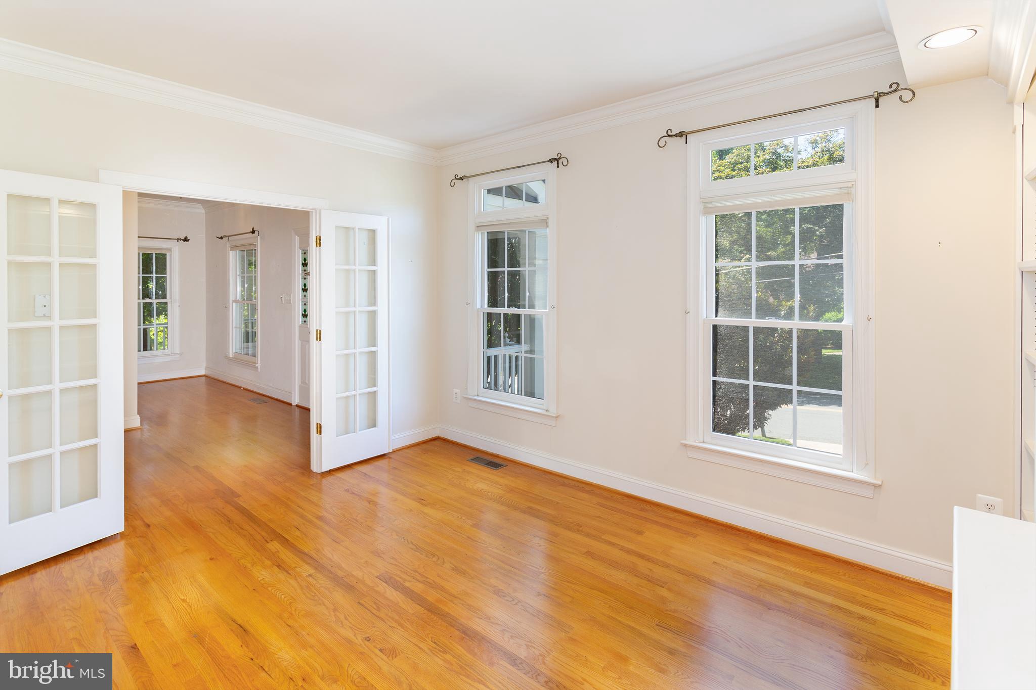 5924 Chesterbrook Road McLean, VA 22101 - Photo 12 of 60