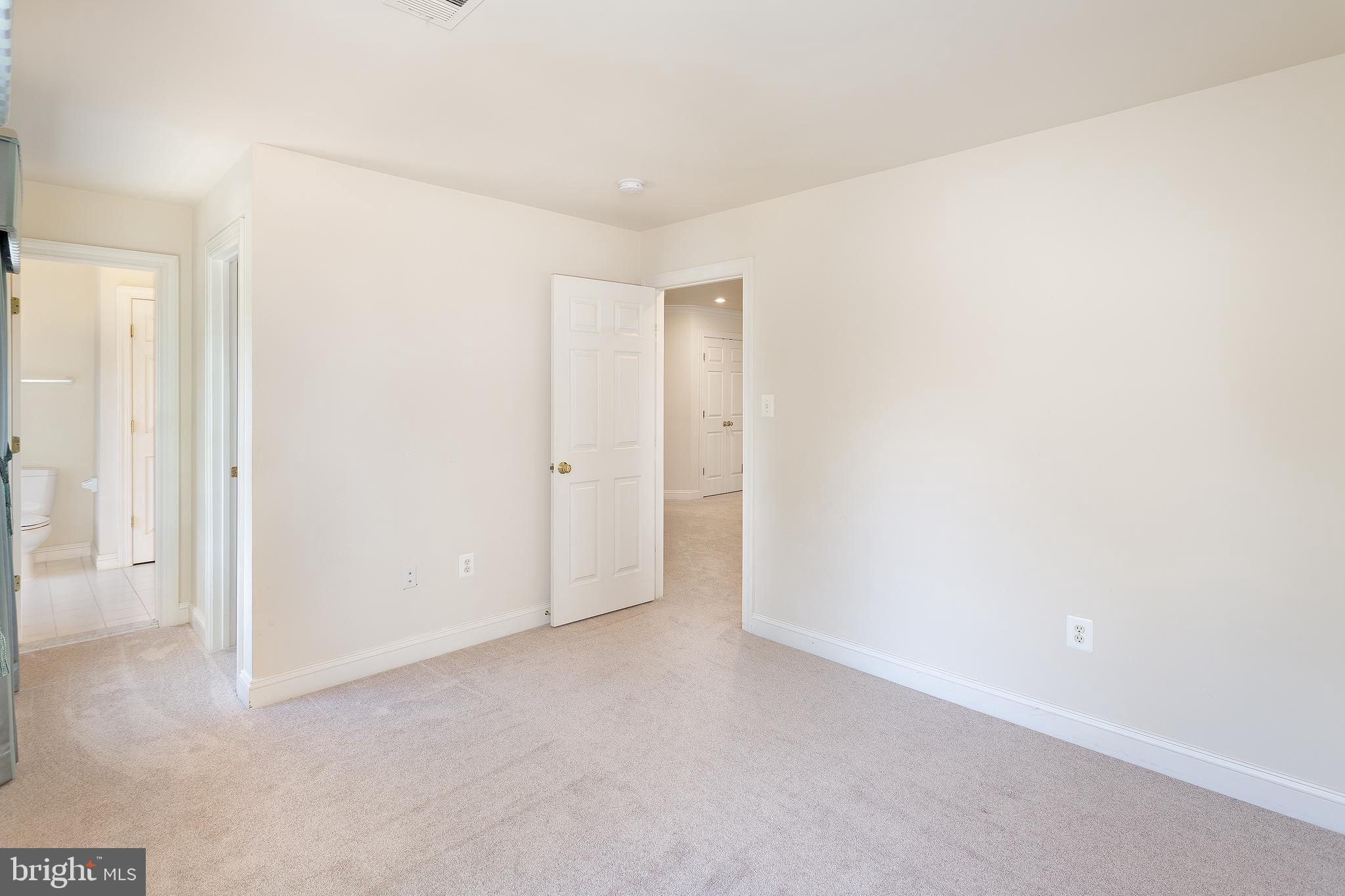 5924 Chesterbrook Road McLean, VA 22101 - Photo 28 of 60