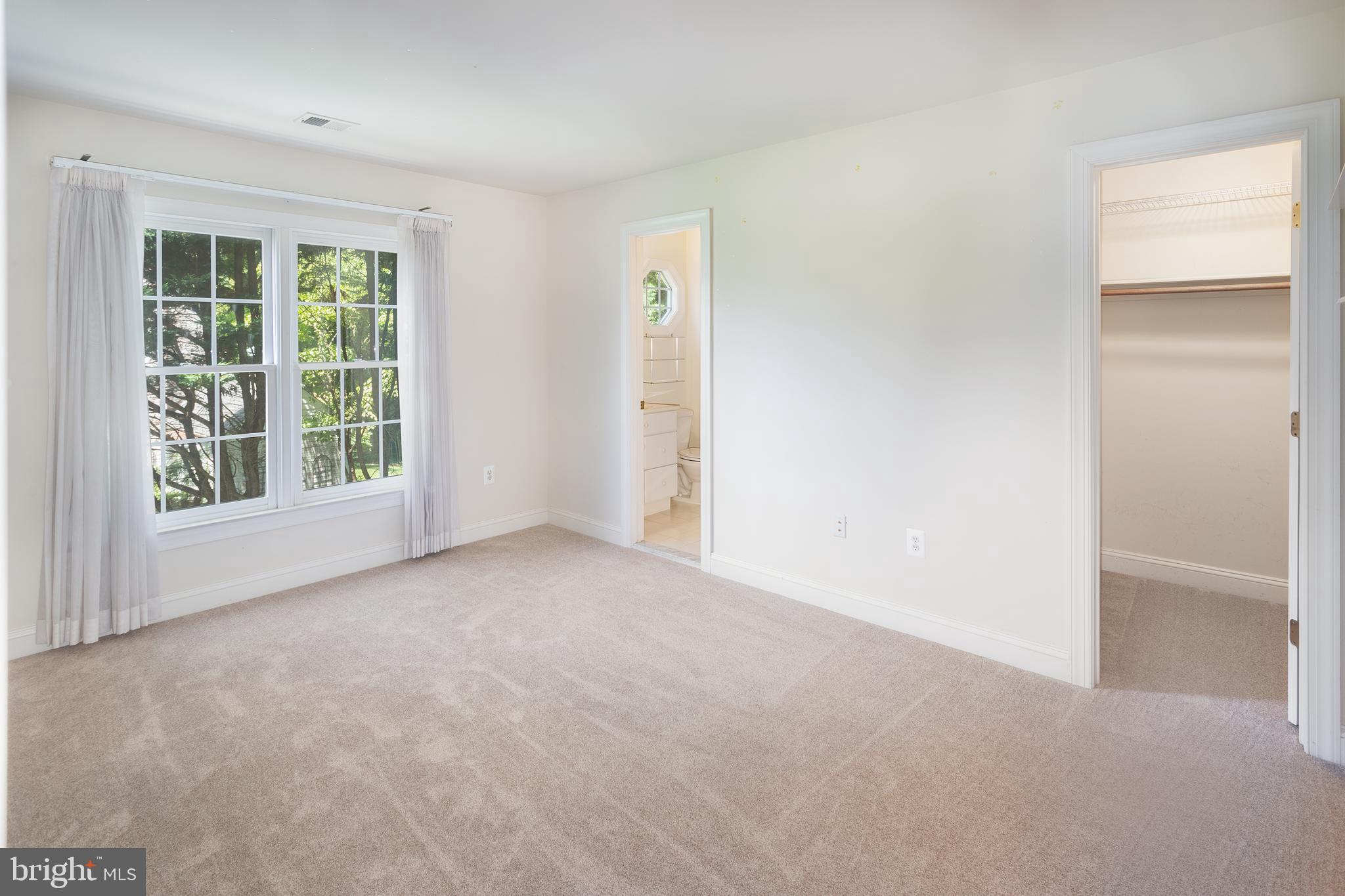 5924 Chesterbrook Road McLean, VA 22101 - Photo 32 of 60 Bedroom 3 with it's own bathroom