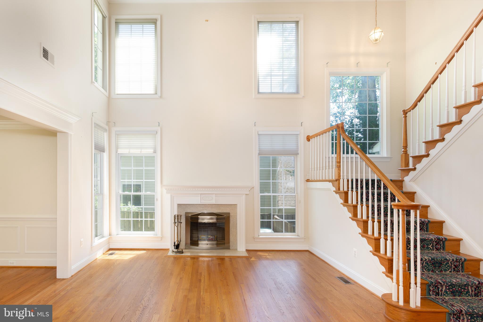 5924 Chesterbrook Road McLean, VA 22101 - Photo 6 of 60 Natural light everywhere!