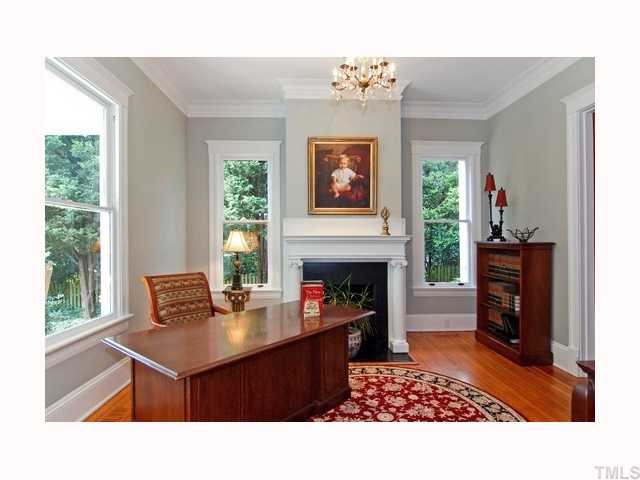 211 Hawthorne Road Raleigh, NC 27605 - Photo 5 of 12