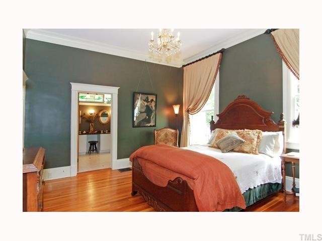 211 Hawthorne Road Raleigh, NC 27605 - Photo 6 of 12 First floor master