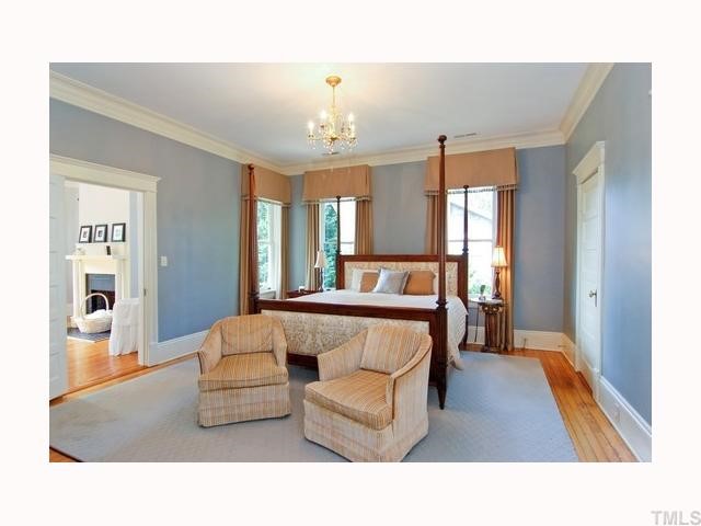 211 Hawthorne Road Raleigh, NC 27605 - Photo 8 of 12 Second floor master