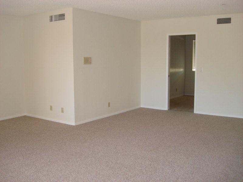 6634 East Doubletree Ranch Road Paradise Valley, AZ 85253 - Photo 5 of 10 Living room