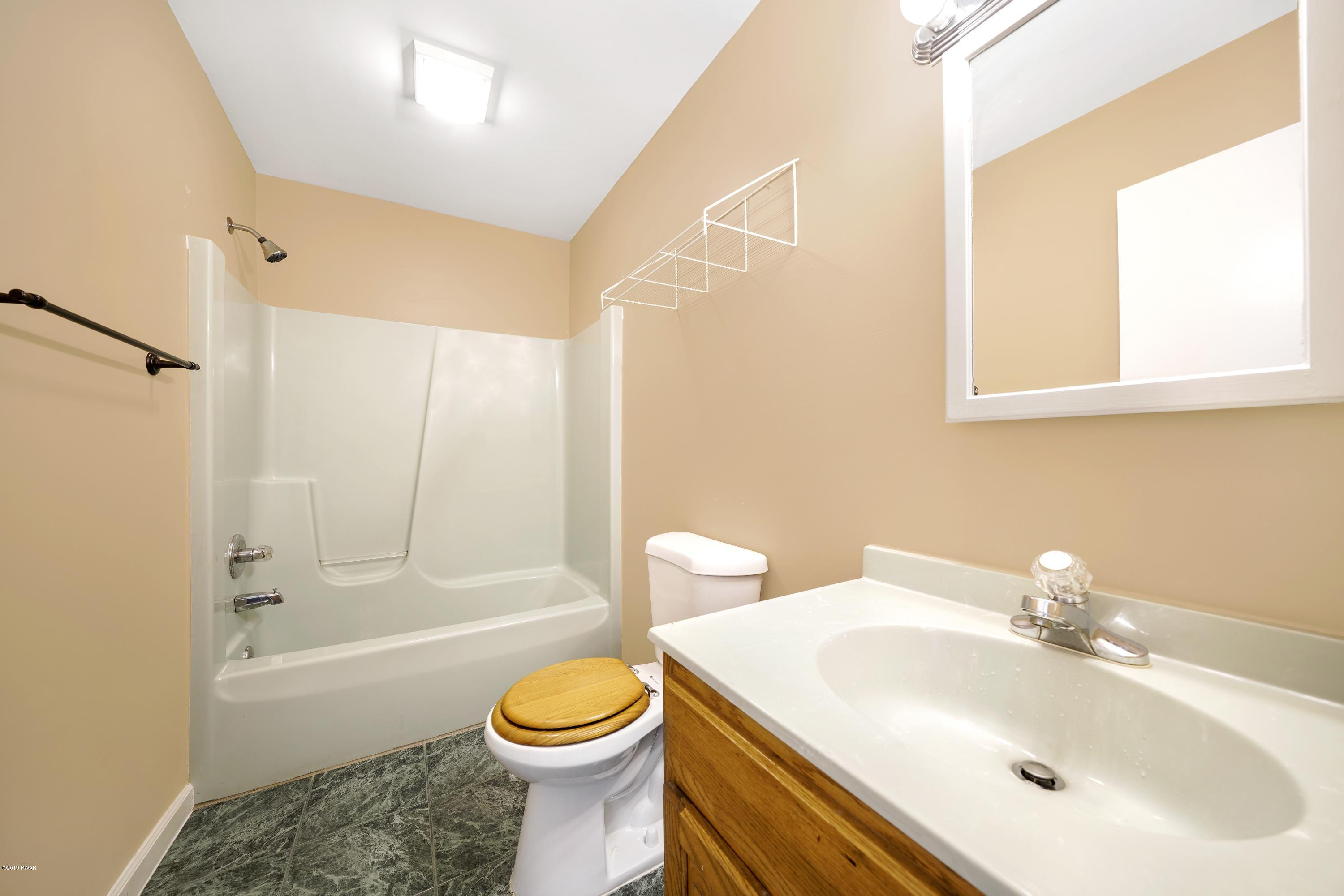 109 Kirkham Road Bushkill, PA 18324 - Photo 10 of 20