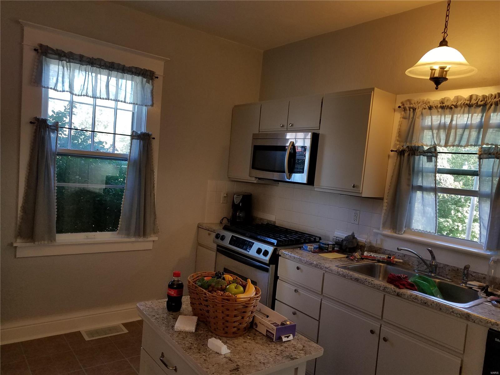1056 George Street Chester, IL 62233 - Photo 3 of 43 Gallery Image 3