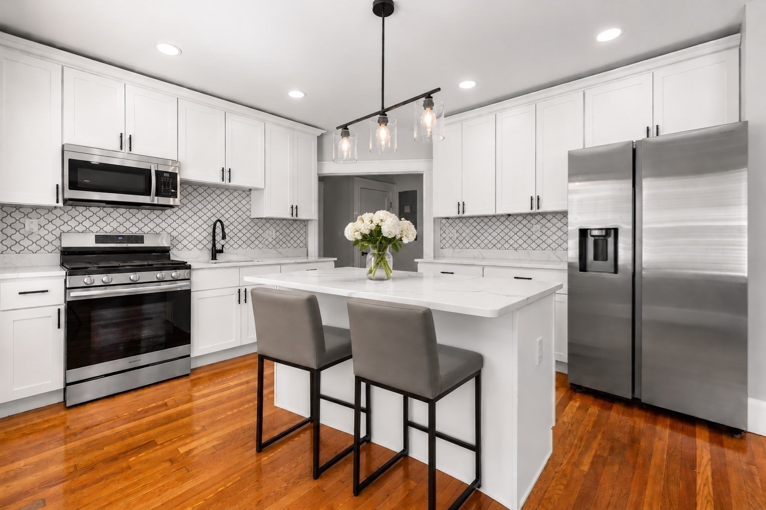 29 Laurel Road Milton, MA 02186 - Photo 4 of 25 Gallery Image 4