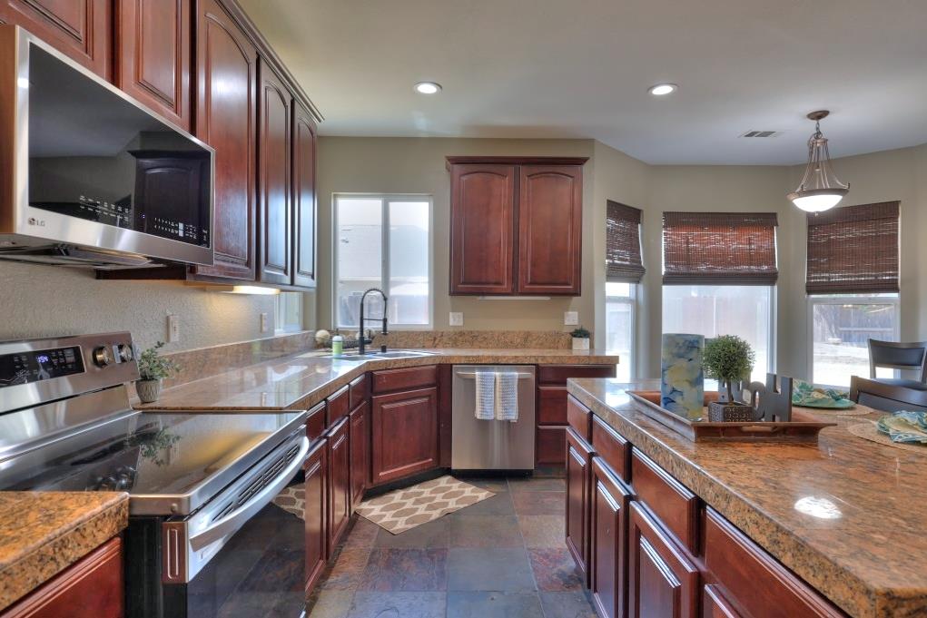 6801 Varni Way Hughson, CA 95326 - Photo 21 of 70