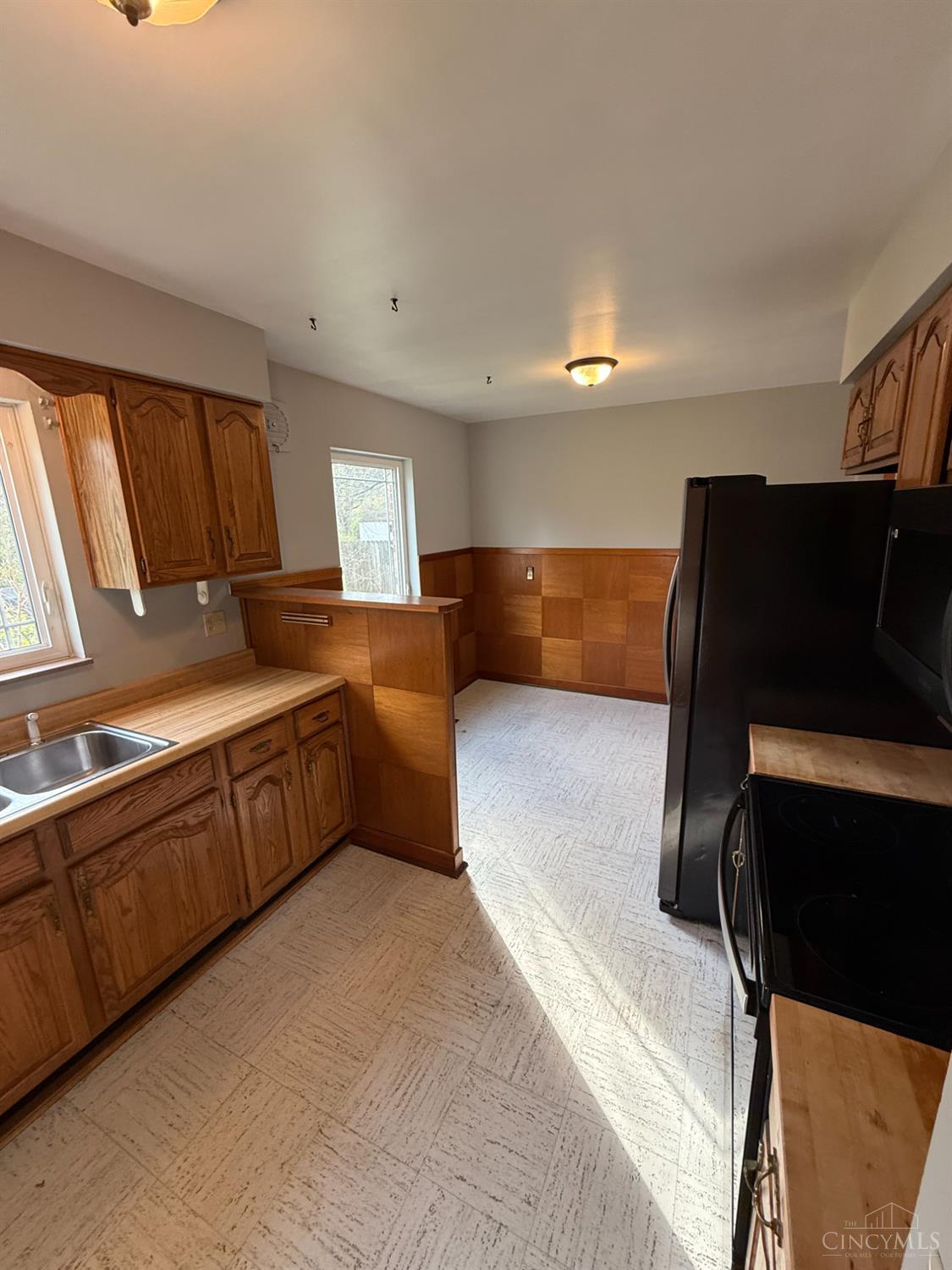 332 Ingram Road Cincinnati, OH 45218 - Photo 10 of 30