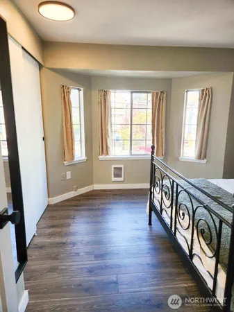 $430,000 | 1915 East Spruce Street, Unit B, Seattle, WA 98122