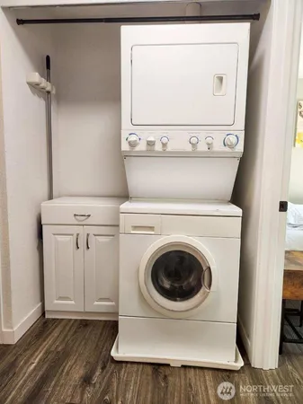 $430,000 | 1915 East Spruce Street, Unit B, Seattle, WA 98122