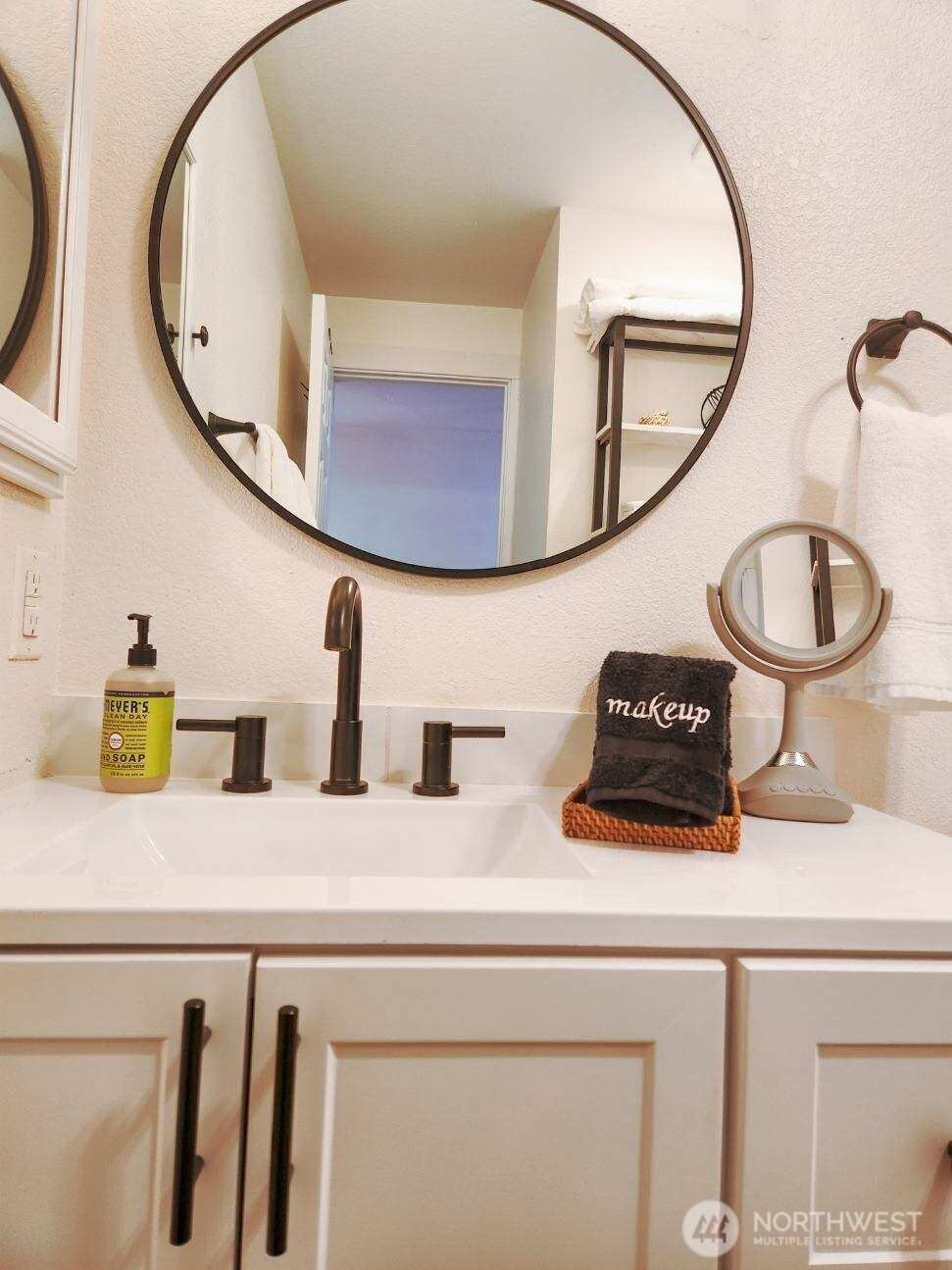 1915 East Spruce Street, Unit B Seattle, WA 98122 - Photo 20 of 24