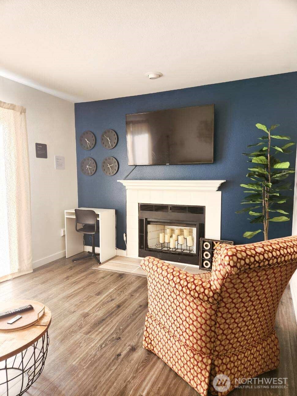 1915 East Spruce Street, Unit B Seattle, WA 98122 - Photo 2 of 24