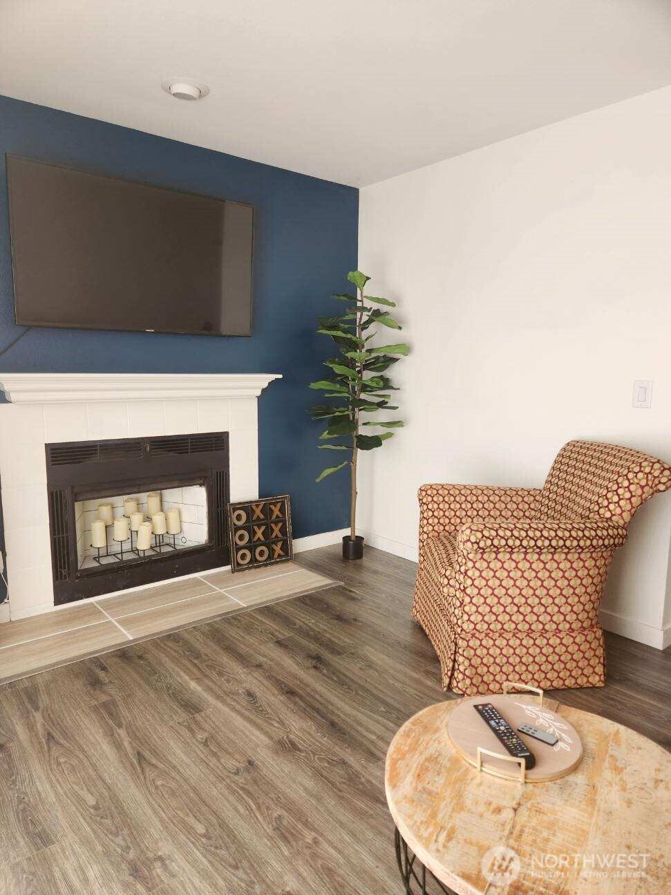 1915 East Spruce Street, Unit B Seattle, WA 98122 - Photo 3 of 24