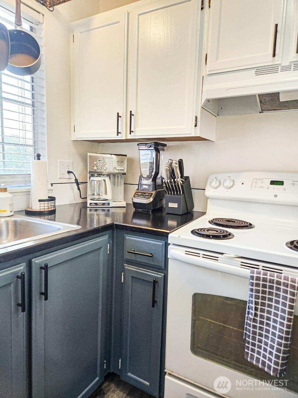 1915 East Spruce Street, Unit B Seattle, WA 98122 - Photo 7 of 24