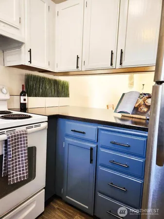 $430,000 | 1915 East Spruce Street, Unit B, Seattle, WA 98122