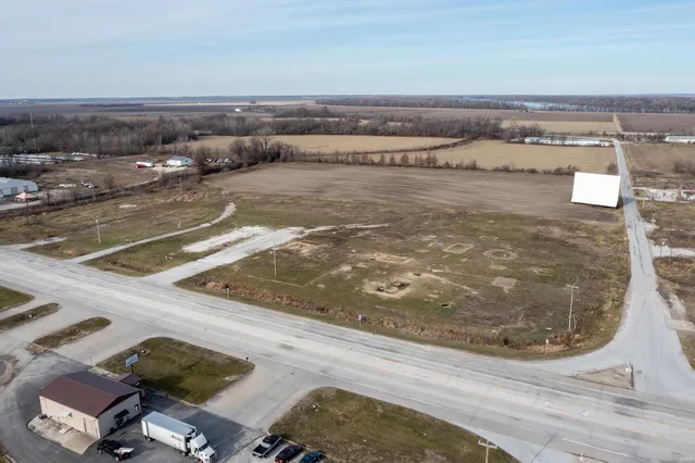 $1 | 0 Old Quincy Drive-in Theater, Taylor, MO 63471