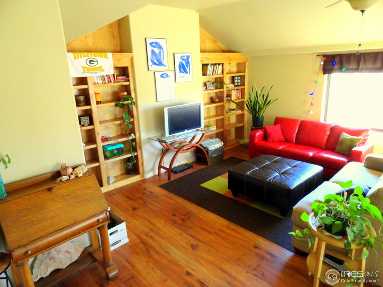 8171 Hygiene Road Longmont, CO 80503 - Photo 12 of 25 Built-ins!