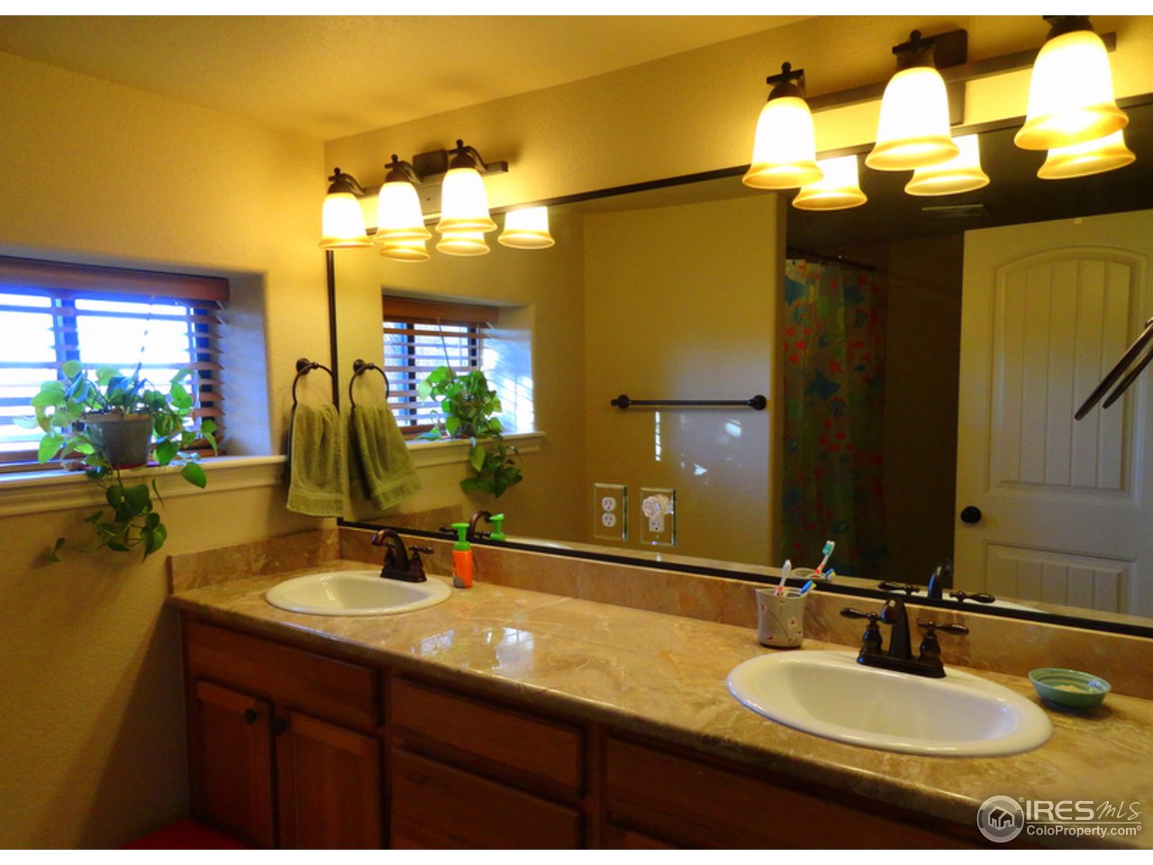 8171 Hygiene Road Longmont, CO 80503 - Photo 19 of 25 Second Bathroom