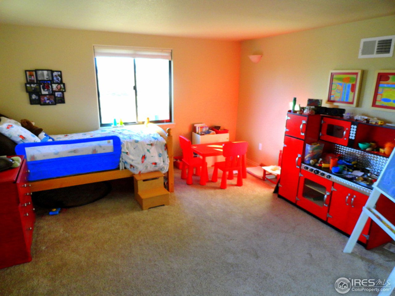 8171 Hygiene Road Longmont, CO 80503 - Photo 22 of 25 Large Rooms with lots of light