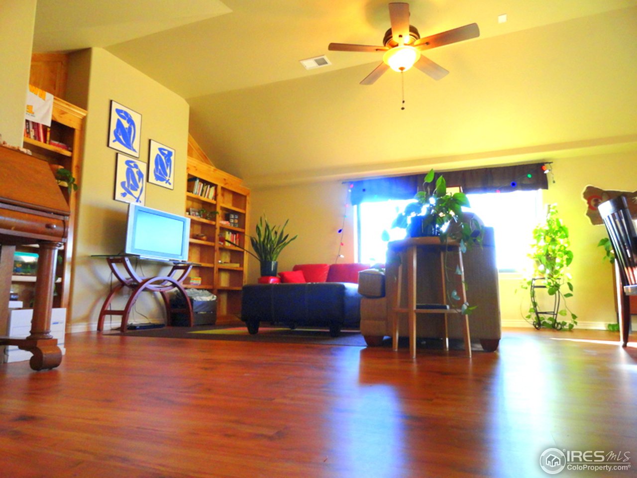 8171 Hygiene Road Longmont, CO 80503 - Photo 10 of 25 Vaulted Ceiling