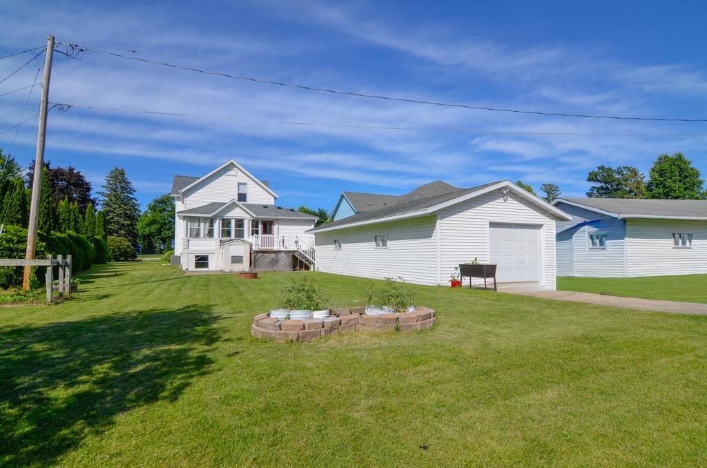 416 Main Street Oconto, WI 54153 - Photo 6 of 42
