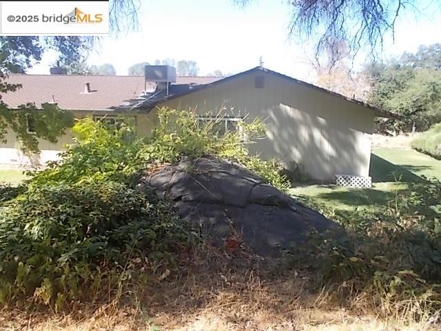 18215 Aarondale Road Sonora, CA 95370 - Photo 2 of 39 a view of a back yard