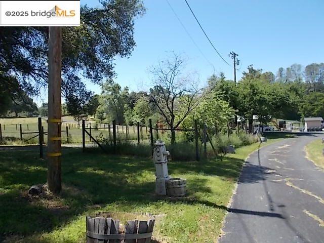 18215 Aarondale Road Sonora, CA 95370 - Photo 9 of 39 a view of yard with green space