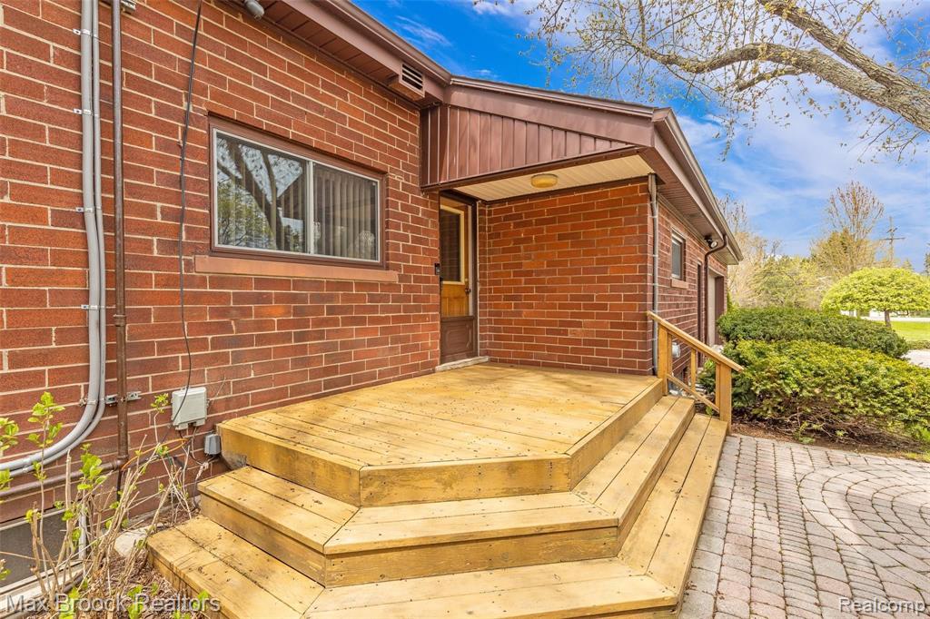 2355 West Wattles Road Troy, MI 48098 - Photo 14 of 53
