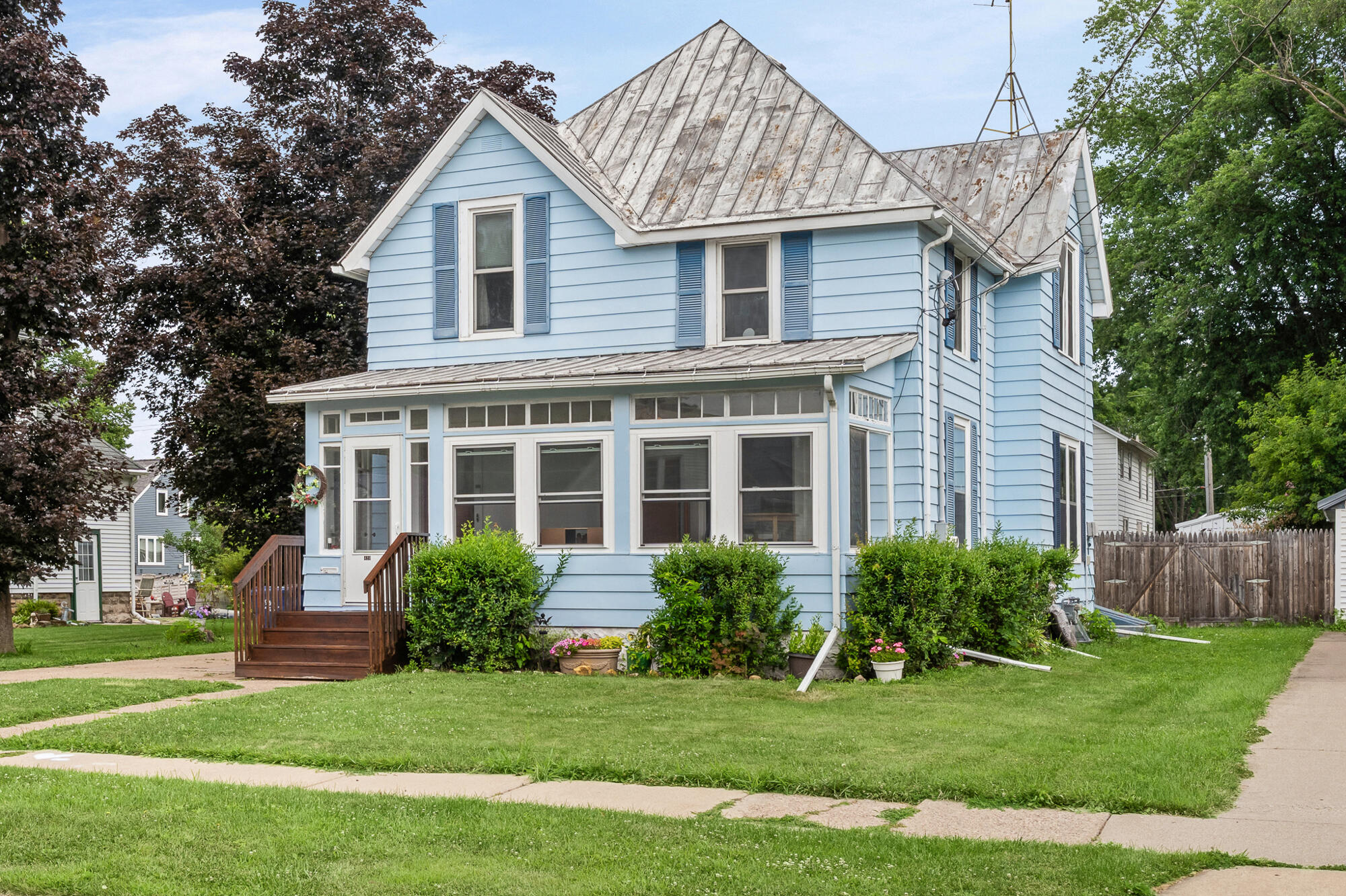 420 Monroe Street Sparta, WI 54656 - Photo 2 of 30 2_dsc05666