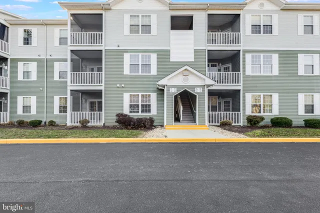 $329,000 | 35552 East Atlantic Circle, Unit 102, Rehoboth Beach, DE 19971
