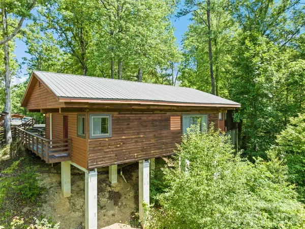$280,000 | 299 Blue Ridge Parkway, Bryson City, NC 28713