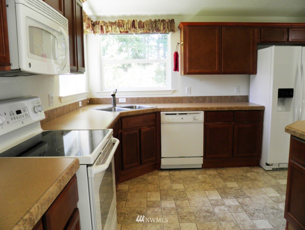 427 Port Hadlock Heights Road Port Hadlock, WA 98339 - Photo 3 of 20 Gallery Image 3
