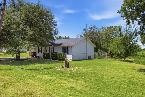 $215,000 | 313 North Church Street, Blue Ridge, TX 75424