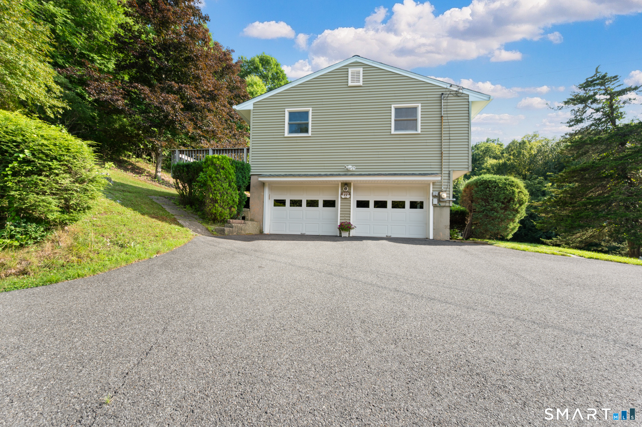 272 Peter Road Southbury, CT 06488 - Photo 5 of 40