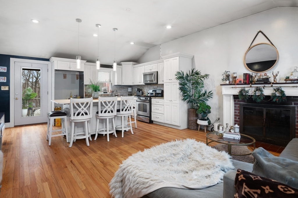 35 Greenway Road Salem, MA 01970 - Photo 4 of 24 Gallery Image 4
