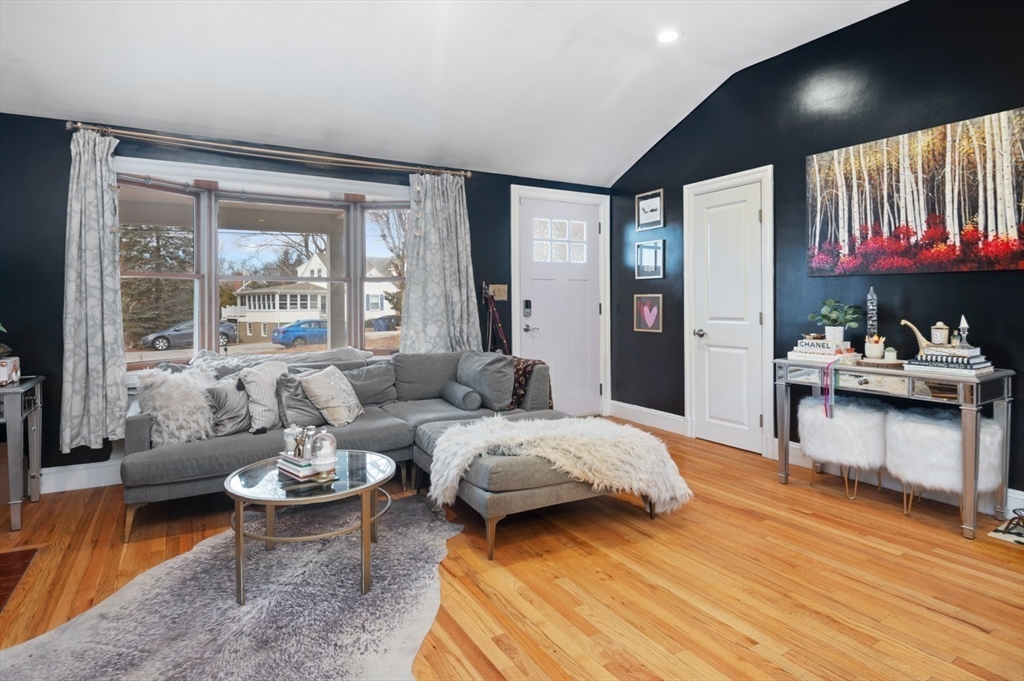 35 Greenway Road Salem, MA 01970 - Photo 6 of 24 Gallery Image 6