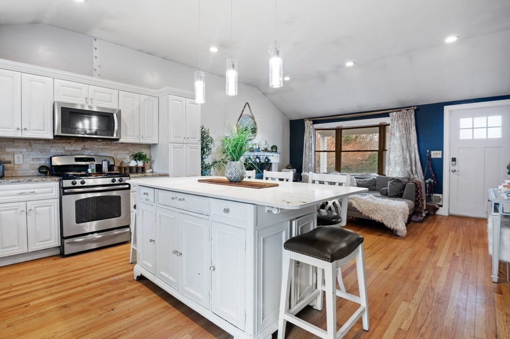 35 Greenway Road Salem, MA 01970 - Photo 7 of 24 Gallery Image 7