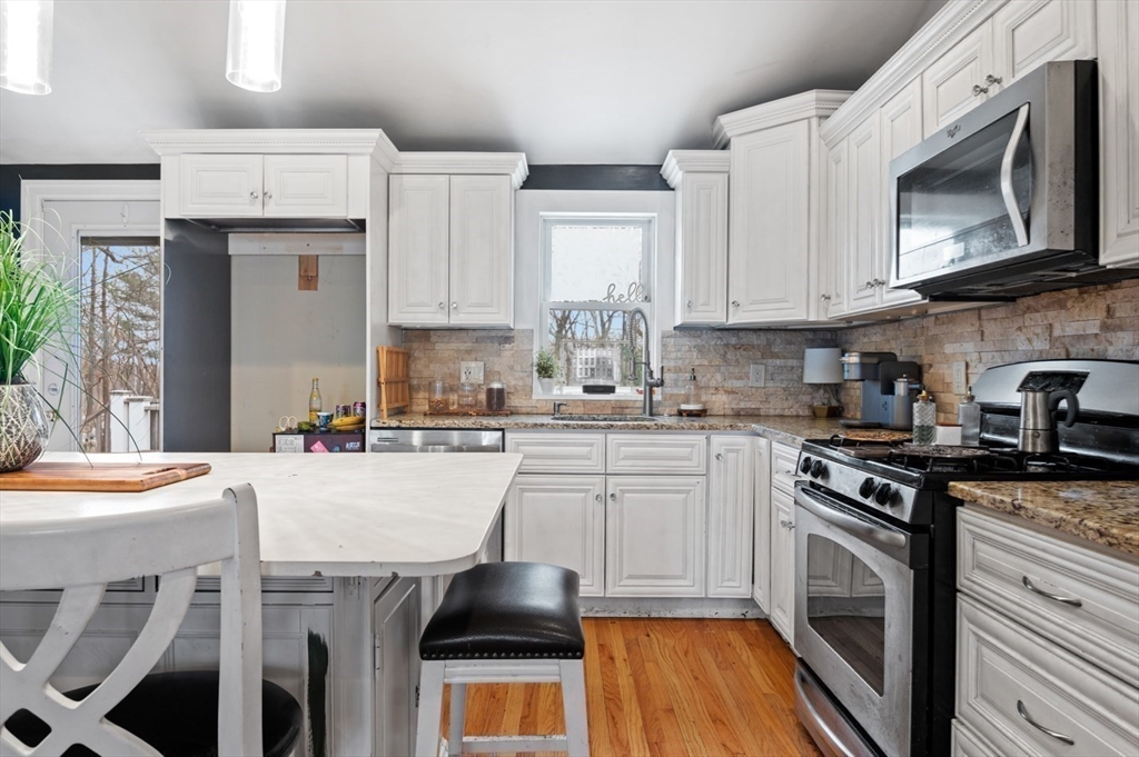 35 Greenway Road Salem, MA 01970 - Photo 8 of 24 Gallery Image 8