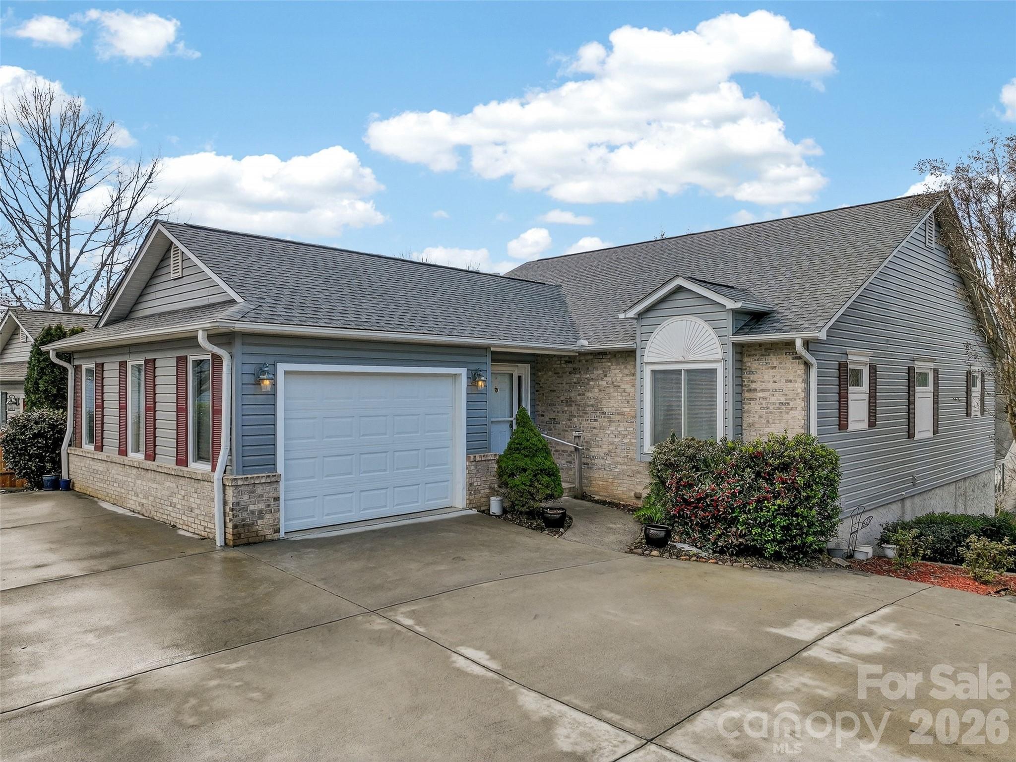 17 Driver Court Hendersonville, NC 28739 - Photo 8 of 42