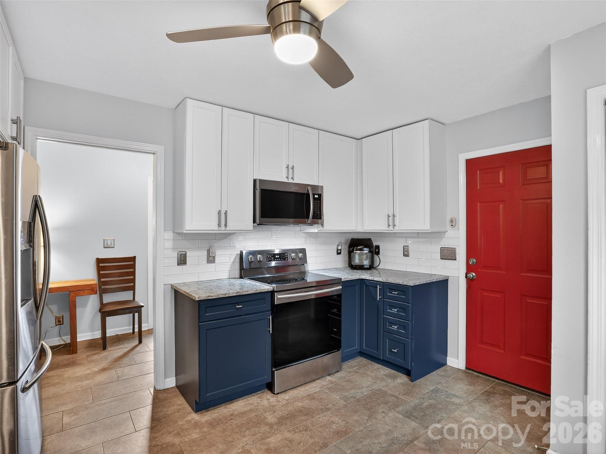 17 Driver Court Hendersonville, NC 28739 - Photo 9 of 47