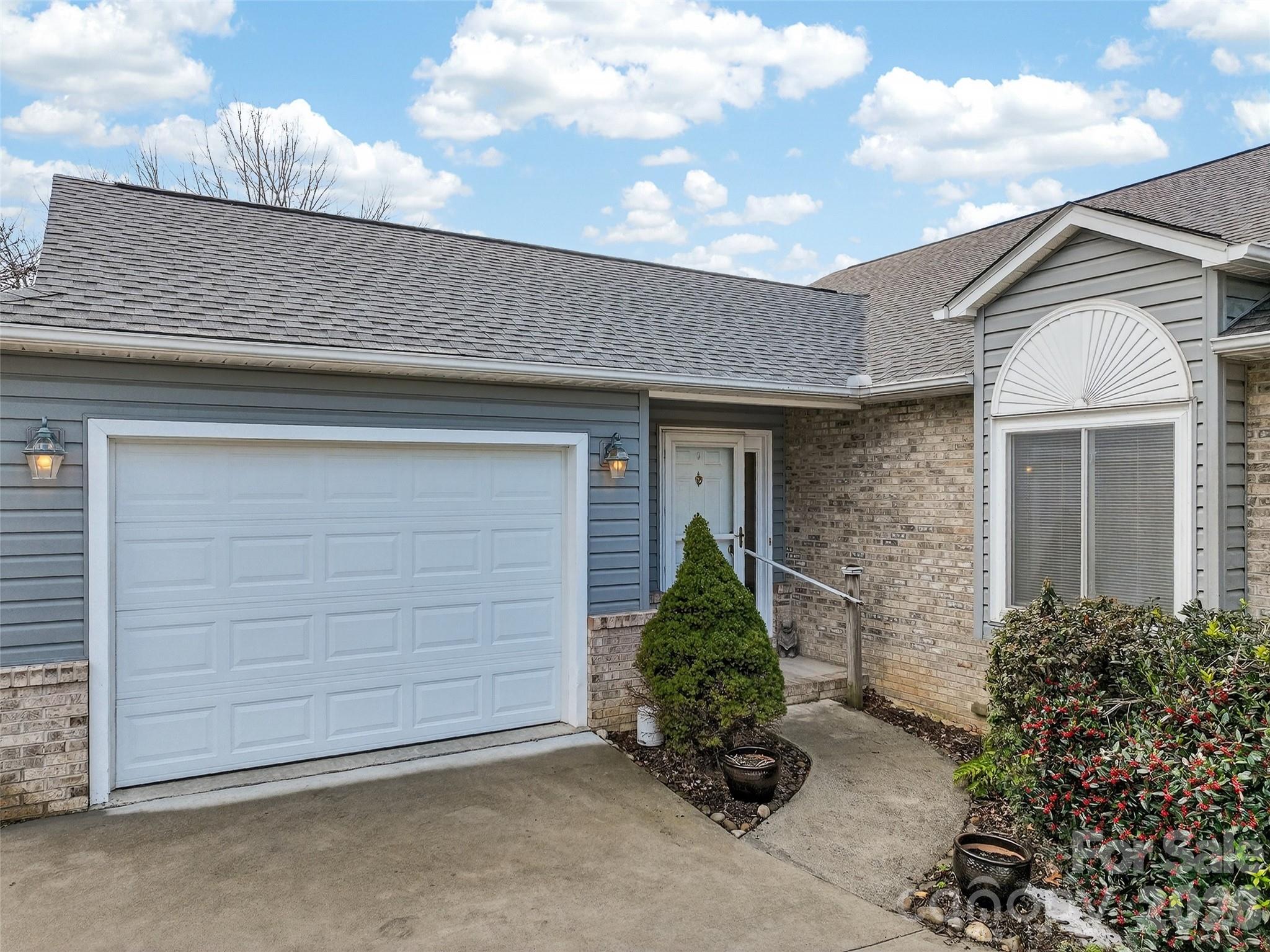 17 Driver Court Hendersonville, NC 28739 - Photo 10 of 42