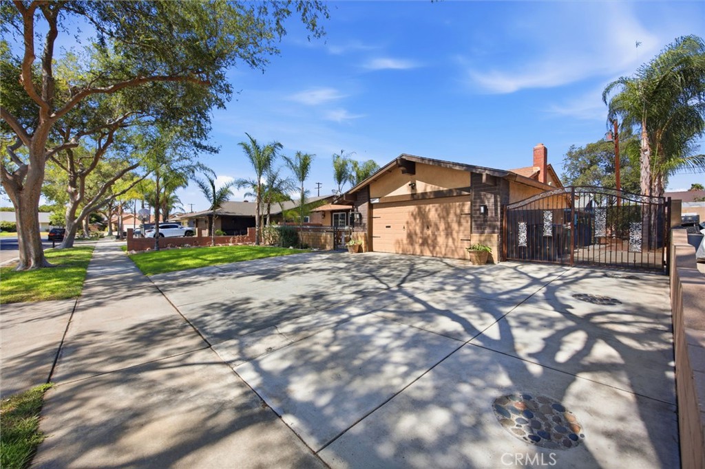 3935 Burge Street Riverside, CA 92505 - Photo 9 of 64 Gallery Image 9