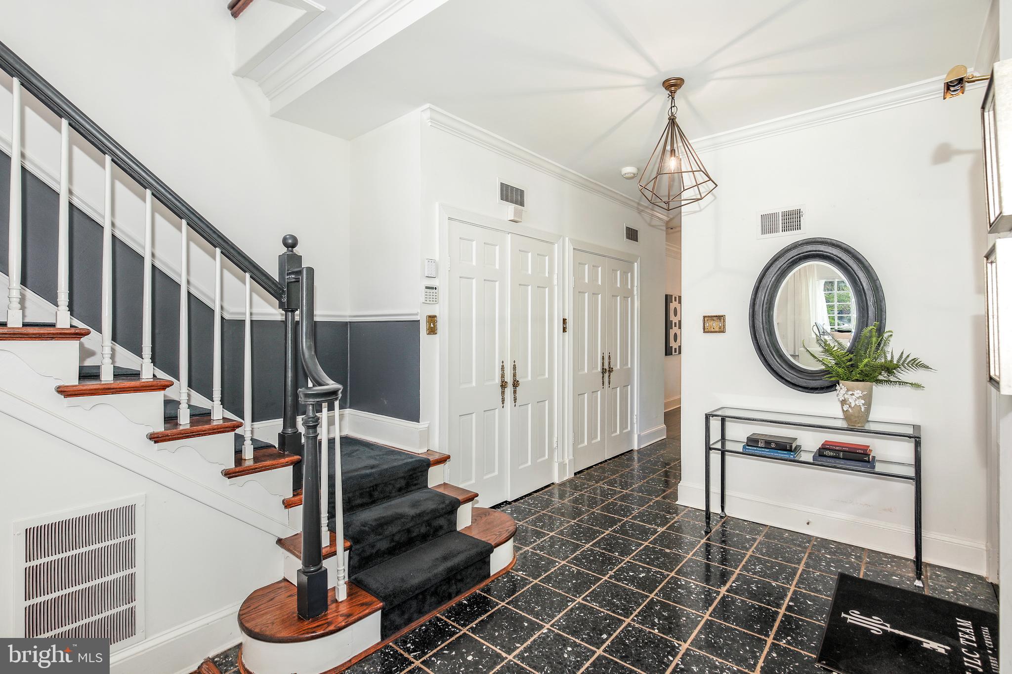 422 Independence Avenue Southeast Washington, DC 20003 - Photo 4 of 42