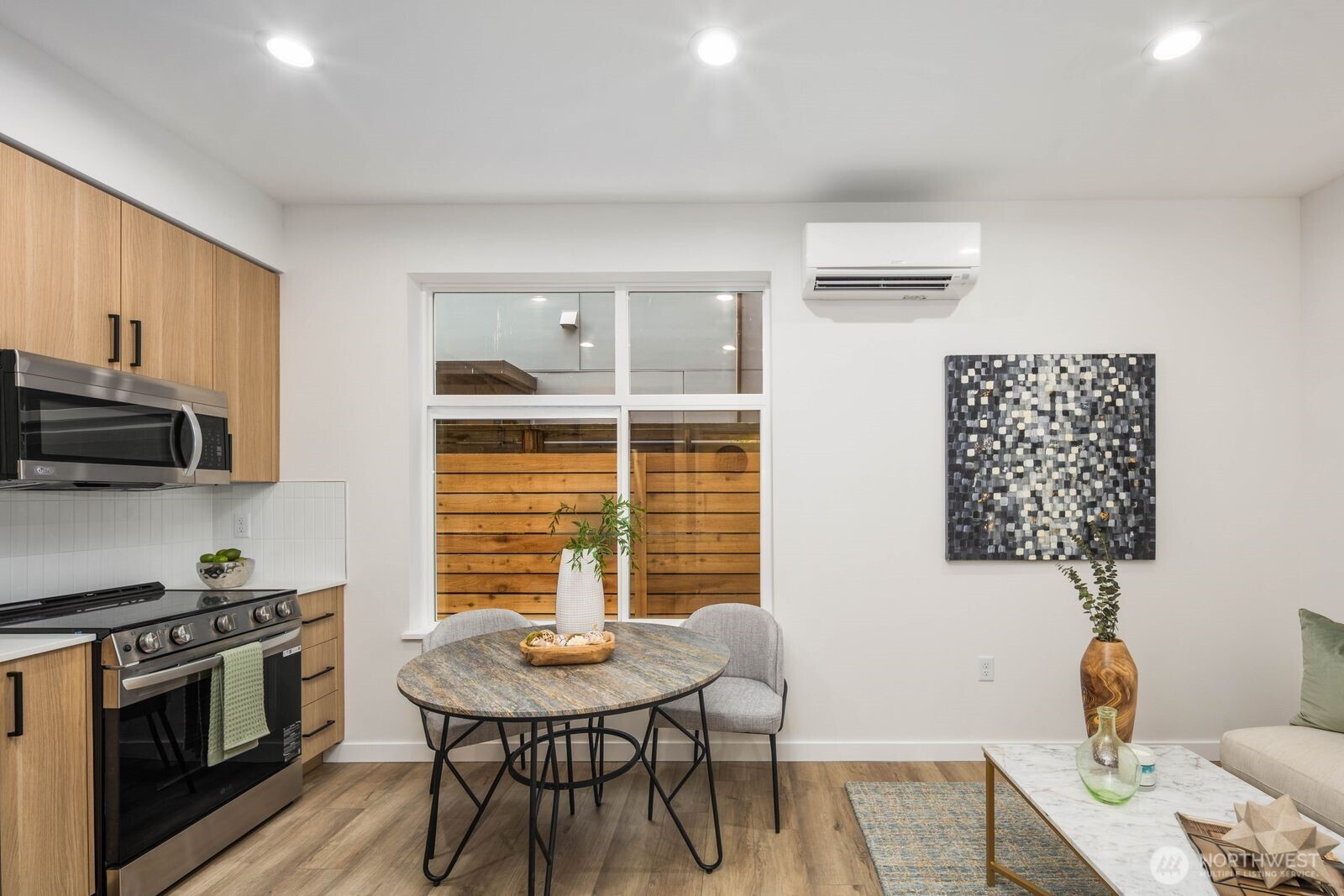 548 South Cloverdale Street, Unit B Seattle, WA 98108 - Photo 12 of 36