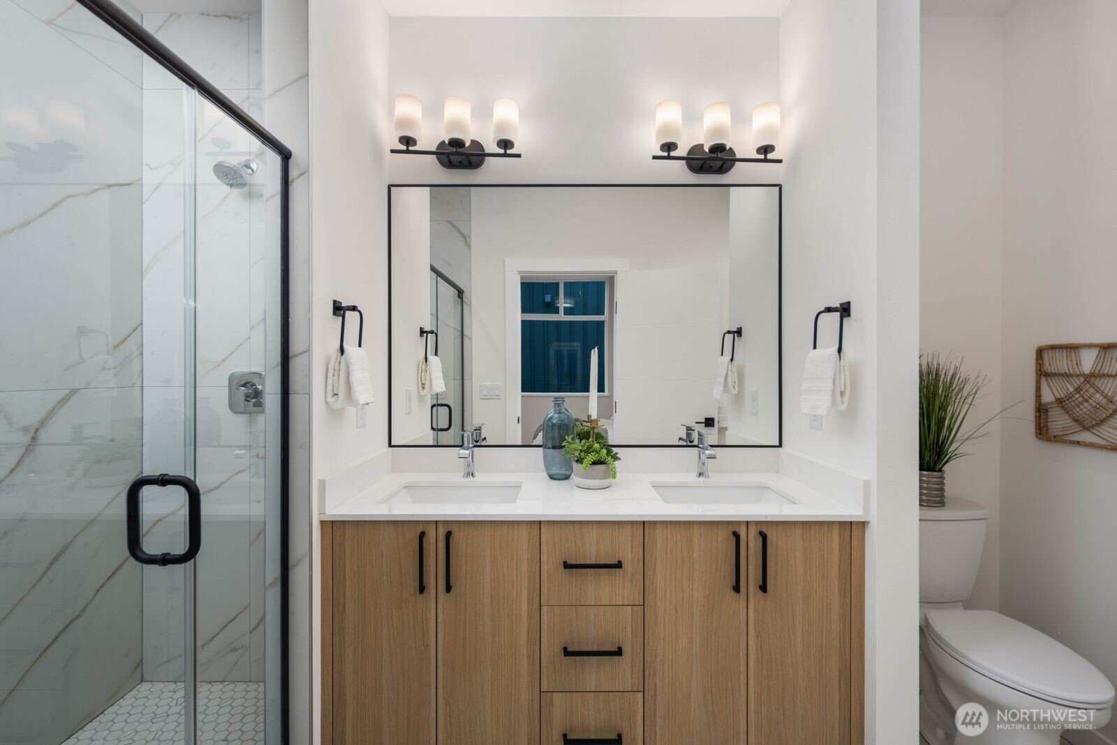 548 South Cloverdale Street, Unit B Seattle, WA 98108 - Photo 20 of 36