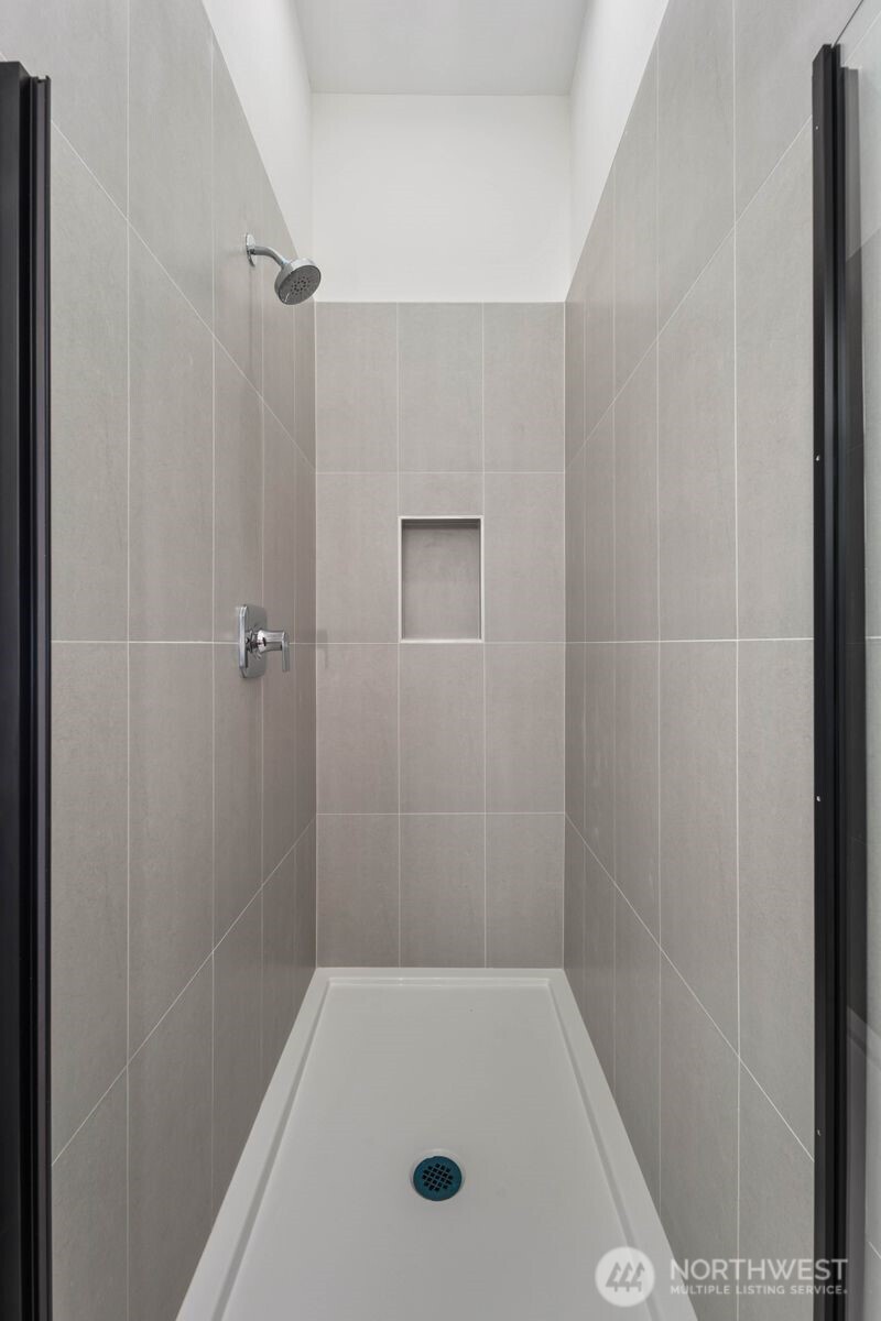 548 South Cloverdale Street, Unit B Seattle, WA 98108 - Photo 25 of 36